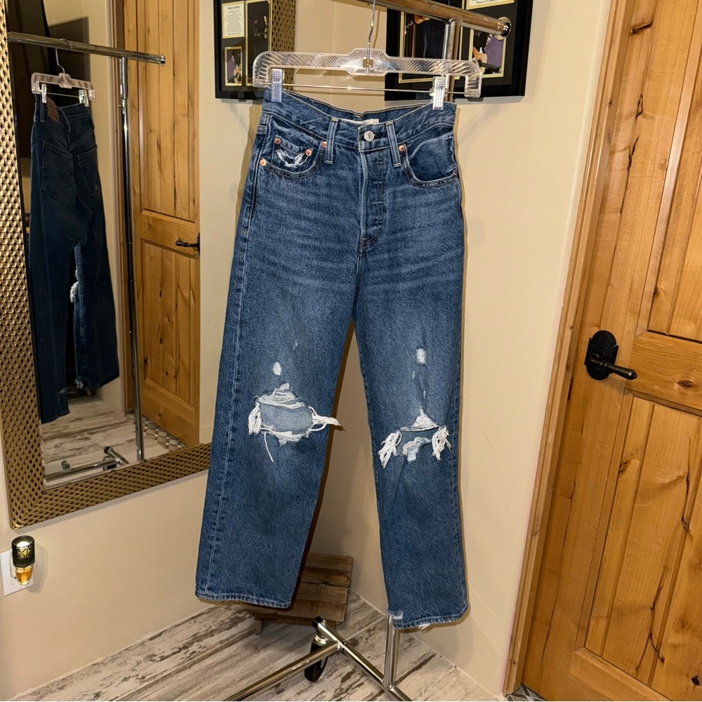 Levi’s Ribcage Straight Ankle Jeans